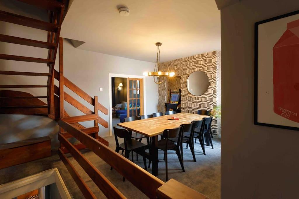 Chester/Handbridge Sleeps 9 + Netflix Hough Green Exteriör bild